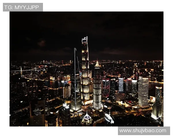 足球巨星凝望上海夜景 彰显城市魅力与球场风采 足球巨星凝望上海夜景 彰显城市魅力与球场风采
